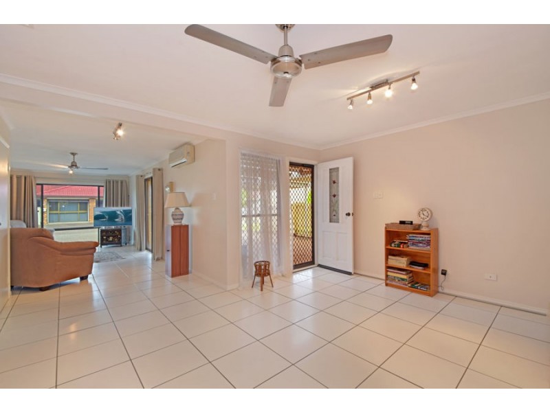 31/2 Longwood St, Minyama QLD 4575