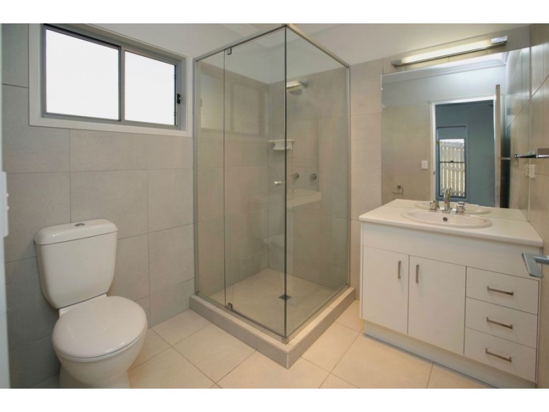 15 Tree View Cres, Little Mountain QLD 4551