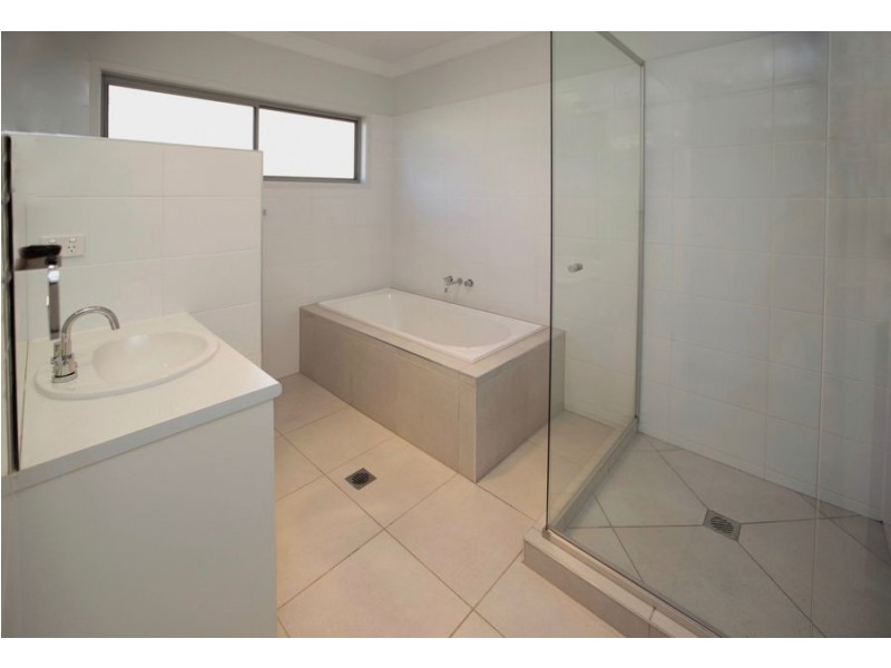 15 Tree View Cres, Little Mountain QLD 4551