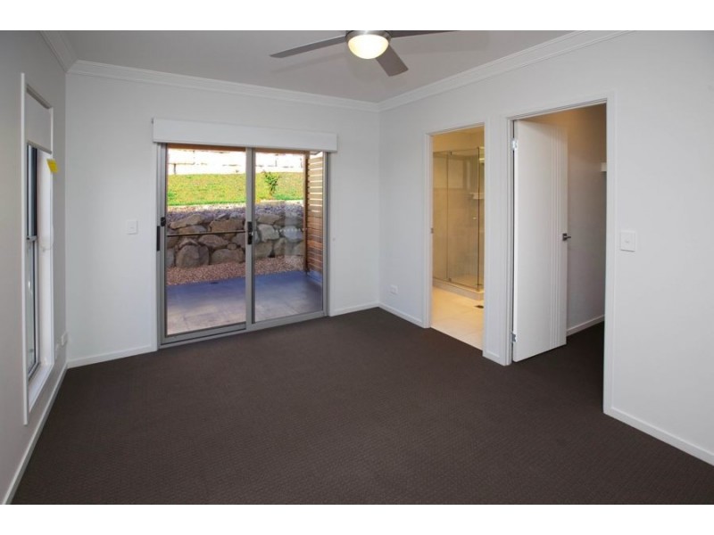 15 Tree View Cres, Little Mountain QLD 4551