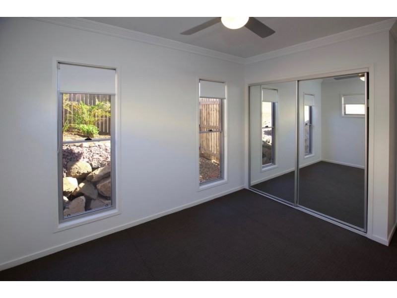 15 Tree View Cres, Little Mountain QLD 4551
