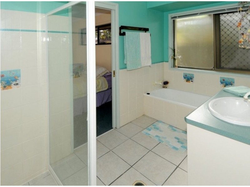 19 Rosella St, Parrearra QLD 4575