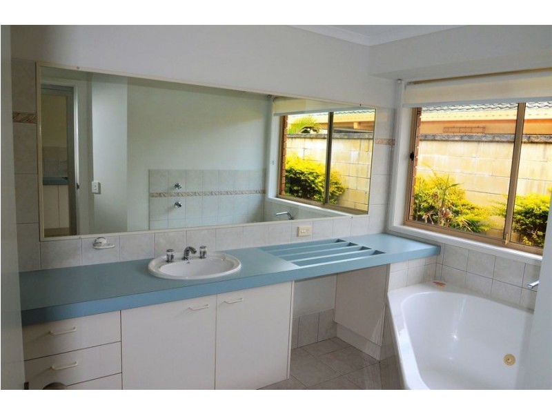 7 Coomaroo Crescent, Minyama QLD 4575