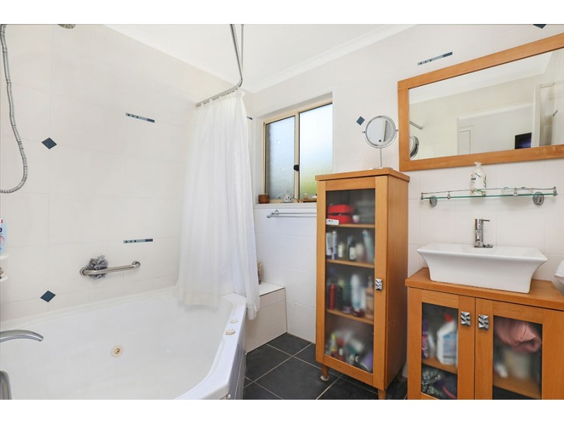 17 Moreton Bay Drive, Caloundra West QLD 4551