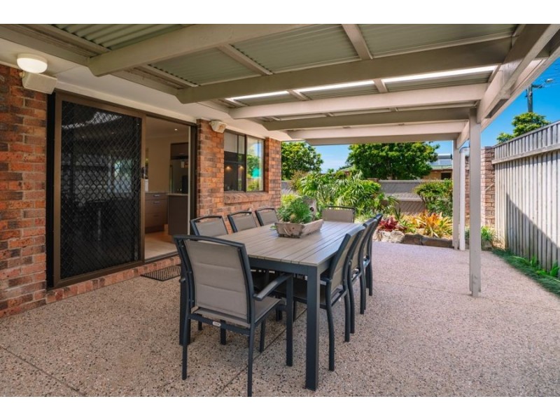 2 Halyard Drv, Wurtulla QLD 4575