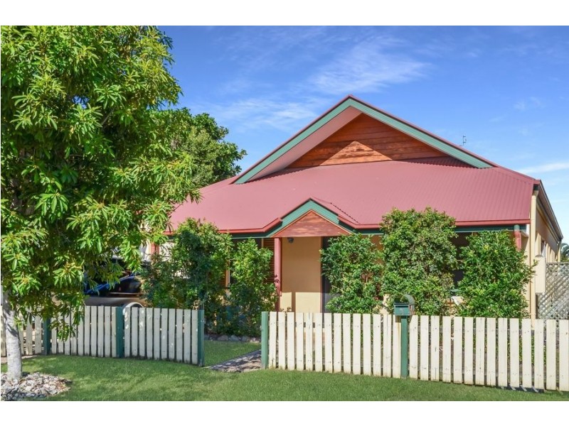 2 Corsica Crt, Kawana Island QLD 4575