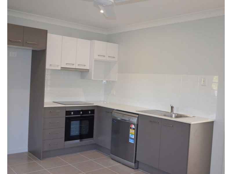 2/13 Lloyd Street, Beerwah QLD 4519