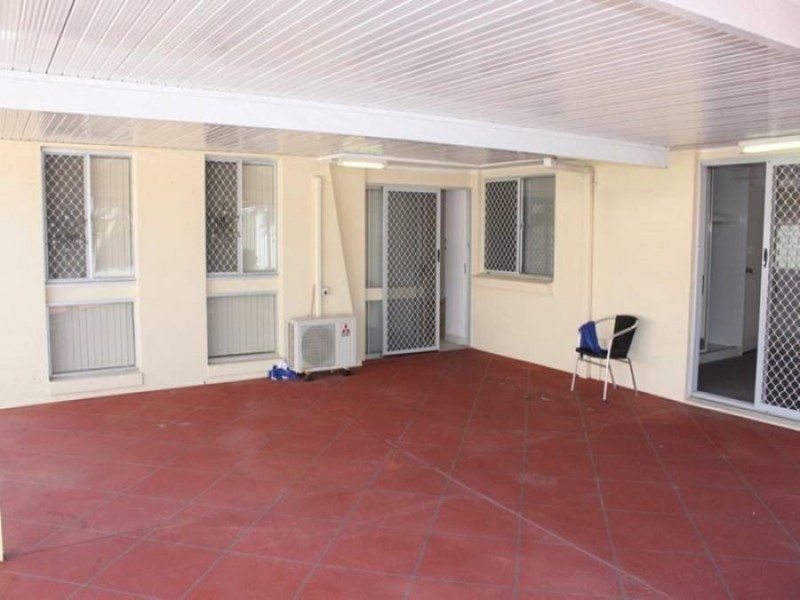 165 Nicklin Way, Warana QLD 4575