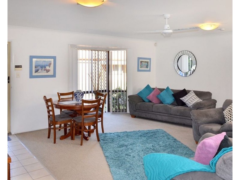 49/10 Melody Court, Warana QLD 4575