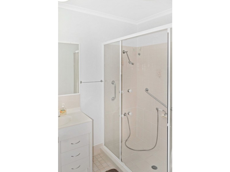 250/4 Melody Court, Warana QLD 4575