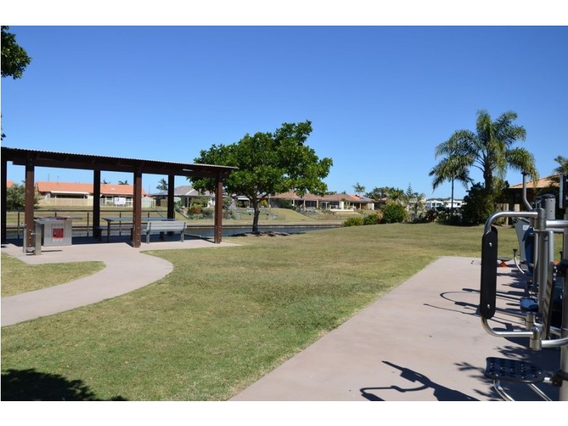 250/4 Melody Court, Warana QLD 4575