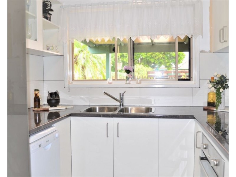 275/6 Melody Court, Warana QLD 4575