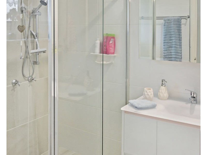 275/6 Melody Court, Warana QLD 4575