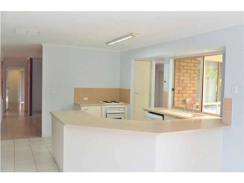 139 Nicklin Way, Warana QLD 4575