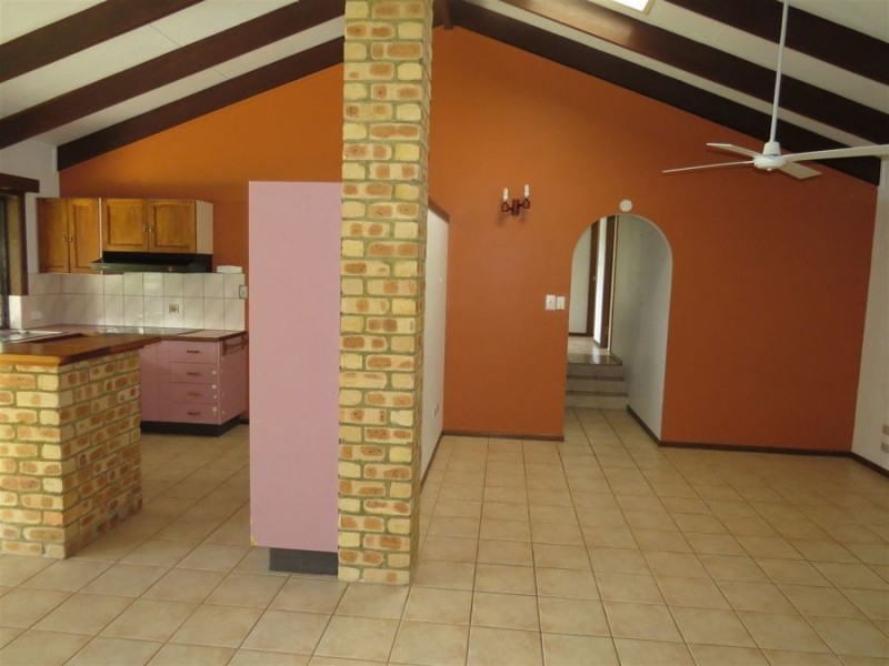 27 Milbong Street, Battery Hill QLD 4551