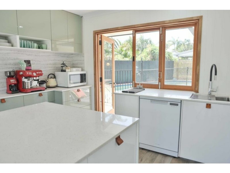 5 Perina St, Warana QLD 4575