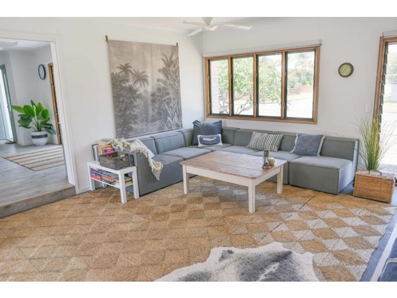 5 Perina St, Warana QLD 4575