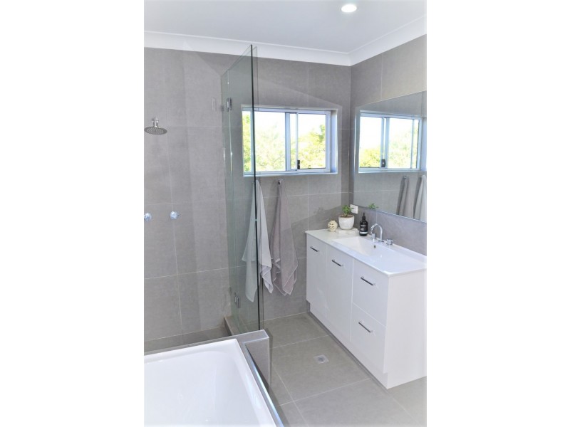 28 Careen Street, Battery Hill QLD 4551