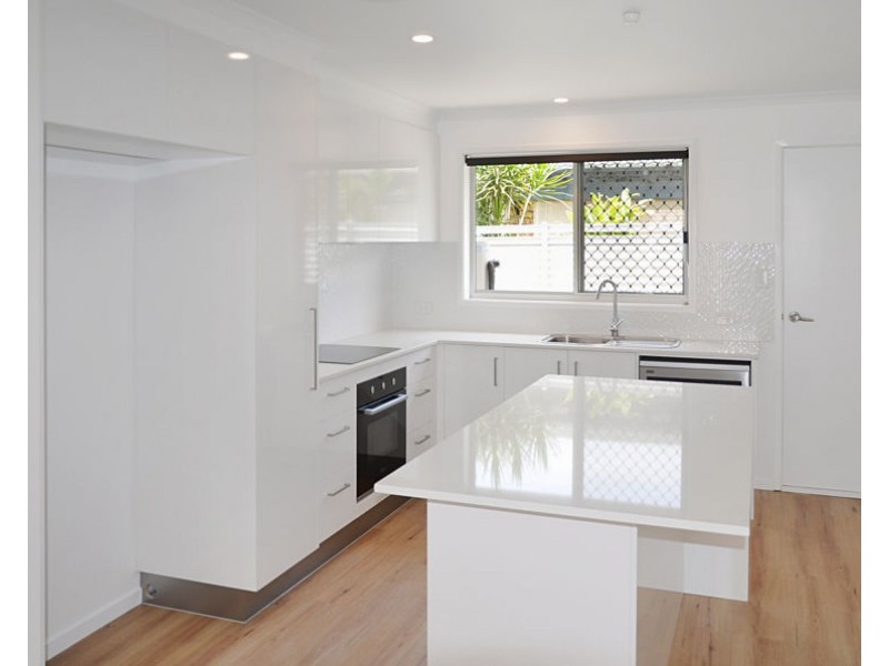 Unit 2 4 Yuruga Street, Mooloolaba QLD 4557