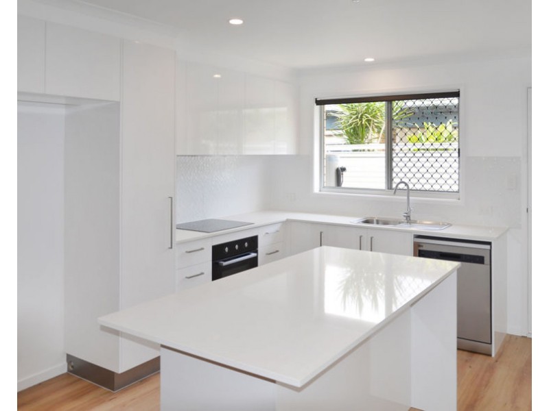 Unit 2 4 Yuruga Street, Mooloolaba QLD 4557
