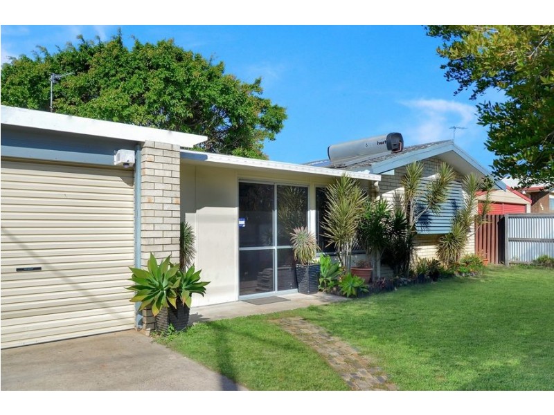 141 Nicklin Way, Warana QLD 4575