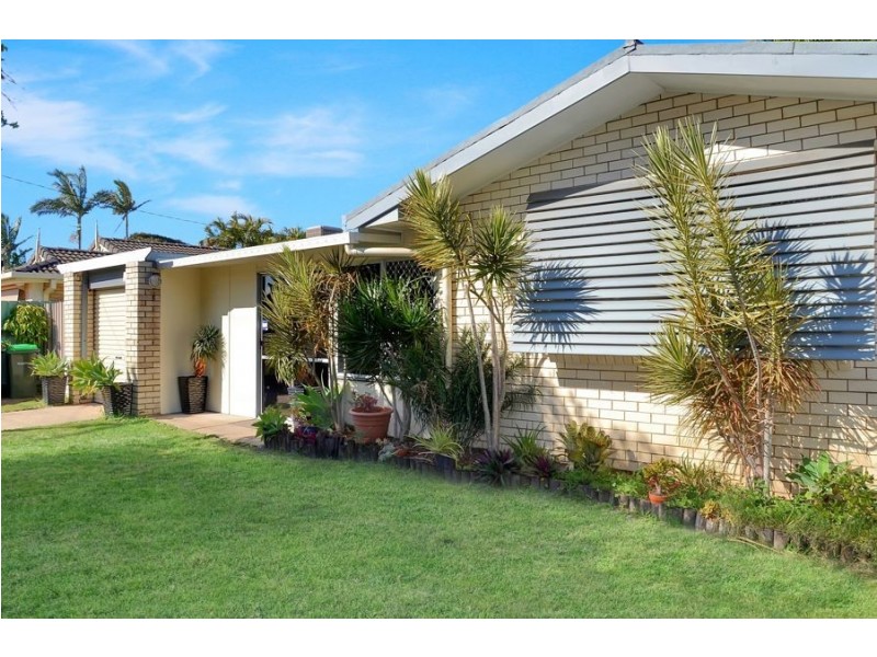 141 Nicklin Way, Warana QLD 4575