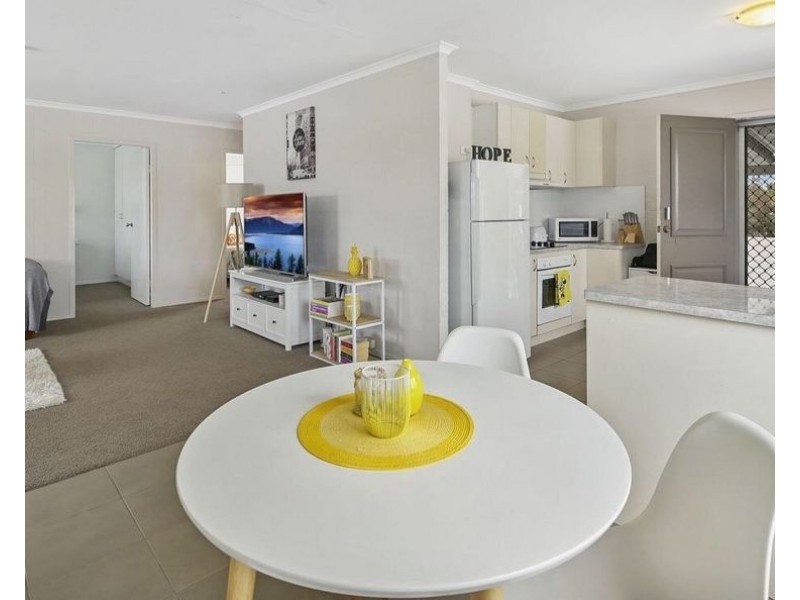 3/8 Taylor Ave, Golden Beach QLD 4551