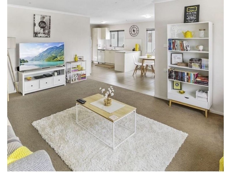 3/8 Taylor Ave, Golden Beach QLD 4551
