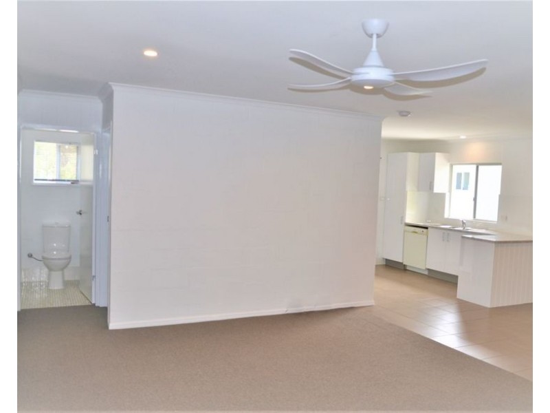 3/8 Taylor Ave, Golden Beach QLD 4551