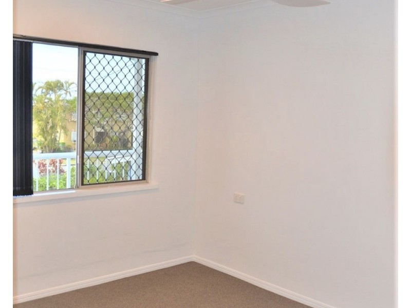 3/8 Taylor Ave, Golden Beach QLD 4551