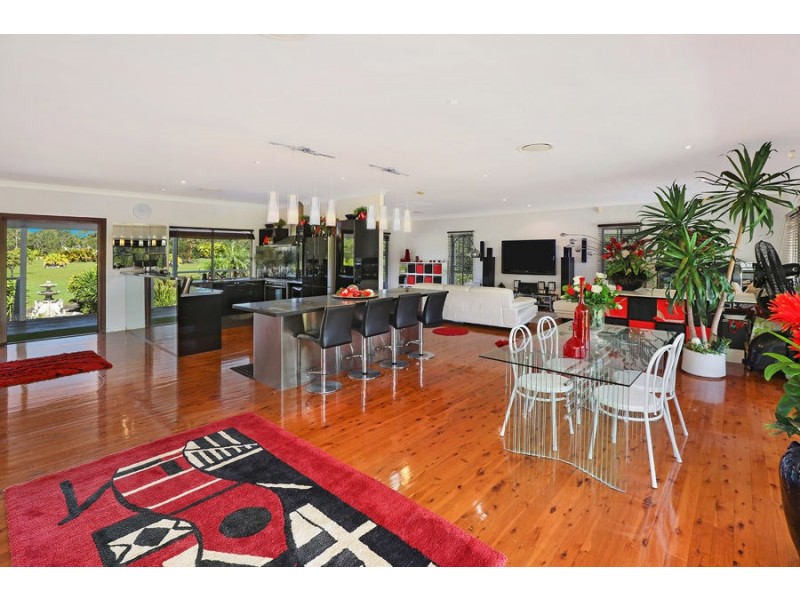 11 Jirrima Cres, Cooroibah QLD 4565