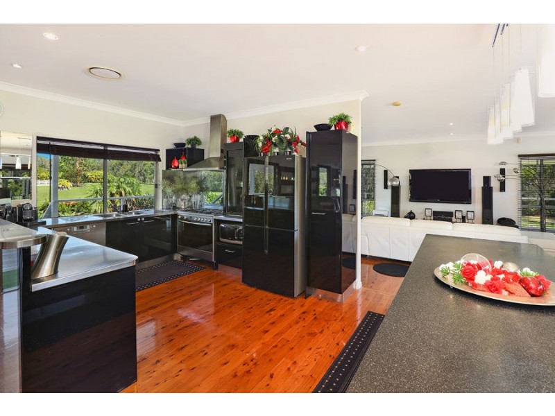 11 Jirrima Cres, Cooroibah QLD 4565