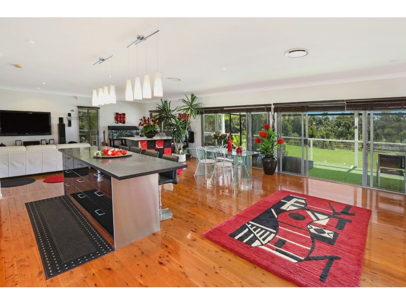 11 Jirrima Cres, Cooroibah QLD 4565
