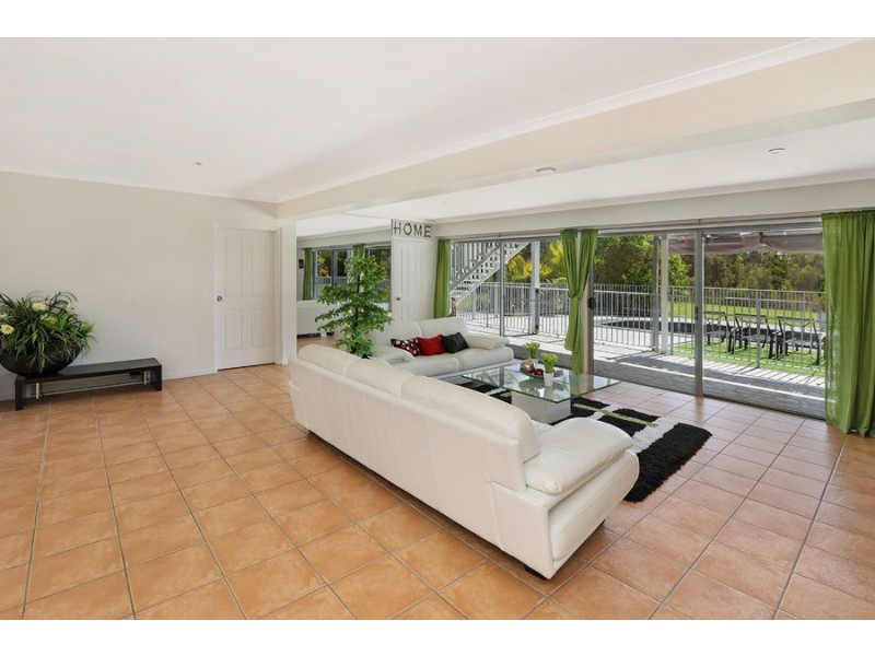 11 Jirrima Cres, Cooroibah QLD 4565