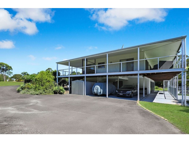 11 Jirrima Cres, Cooroibah QLD 4565