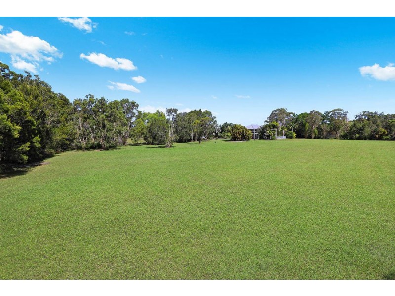 11 Jirrima Cres, Cooroibah QLD 4565