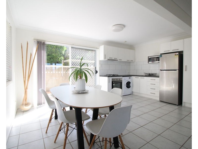 16 Blamey Street, Battery Hill QLD 4551