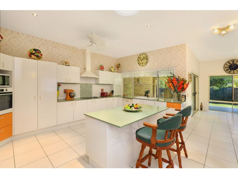 6 Coho Crt, Mountain Creek QLD 4557