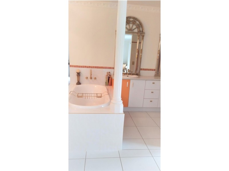 6 Coho Crt, Mountain Creek QLD 4557