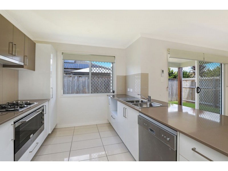 12 Henning Cres, Meridan Plains QLD 4551