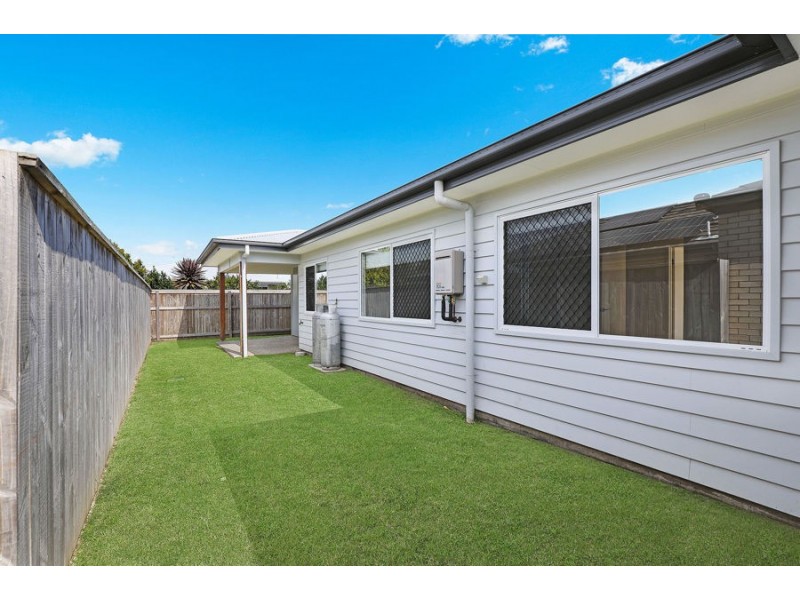 12 Henning Cres, Meridan Plains QLD 4551
