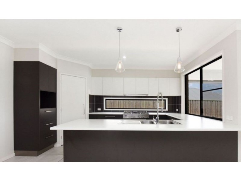 22 Highland Terrace, Little Mountain QLD 4551