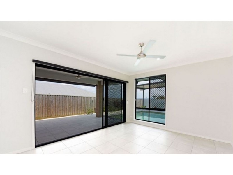 22 Highland Terrace, Little Mountain QLD 4551