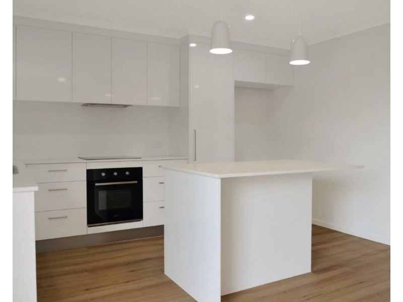 1/4 Yuruga Street, Mooloolaba QLD 4557