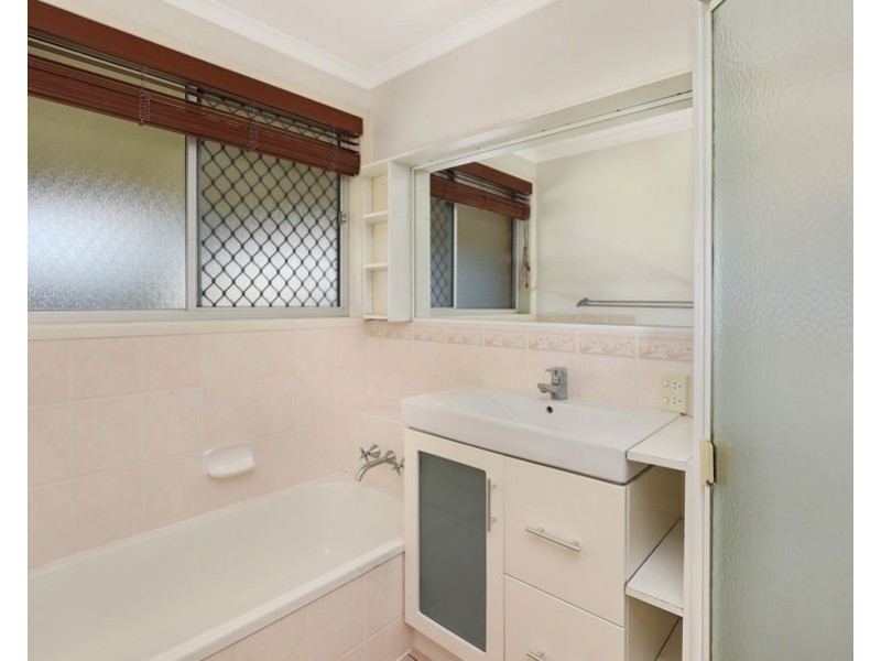 167 Nicklin Way, Warana QLD 4575