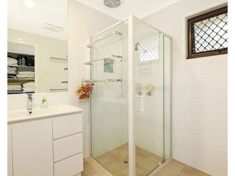 109/8 Melody Court, Warana QLD 4575