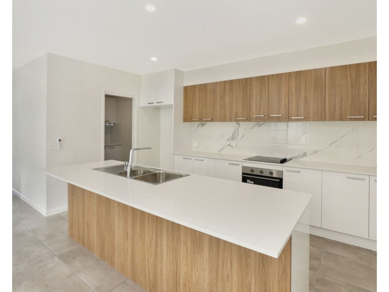 13 Sunny St., Palmview QLD 4553