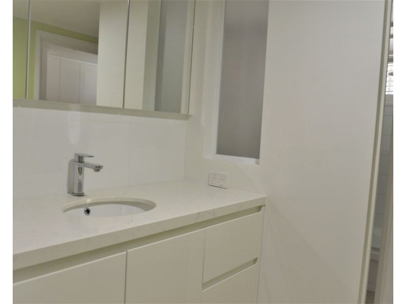 U2/17 Landsborough Parade, Golden Beach QLD 4551