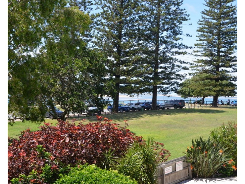 U2/17 Landsborough Parade, Golden Beach QLD 4551