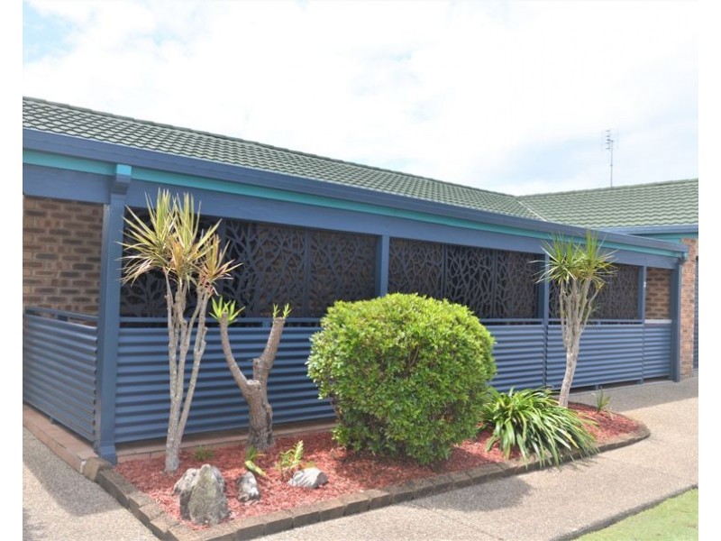 2/44 Balyarta Street, Mooloolaba QLD 4557